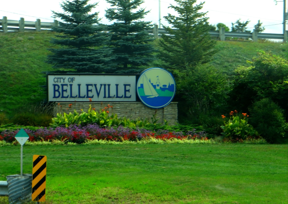 Belleville 401 Sign